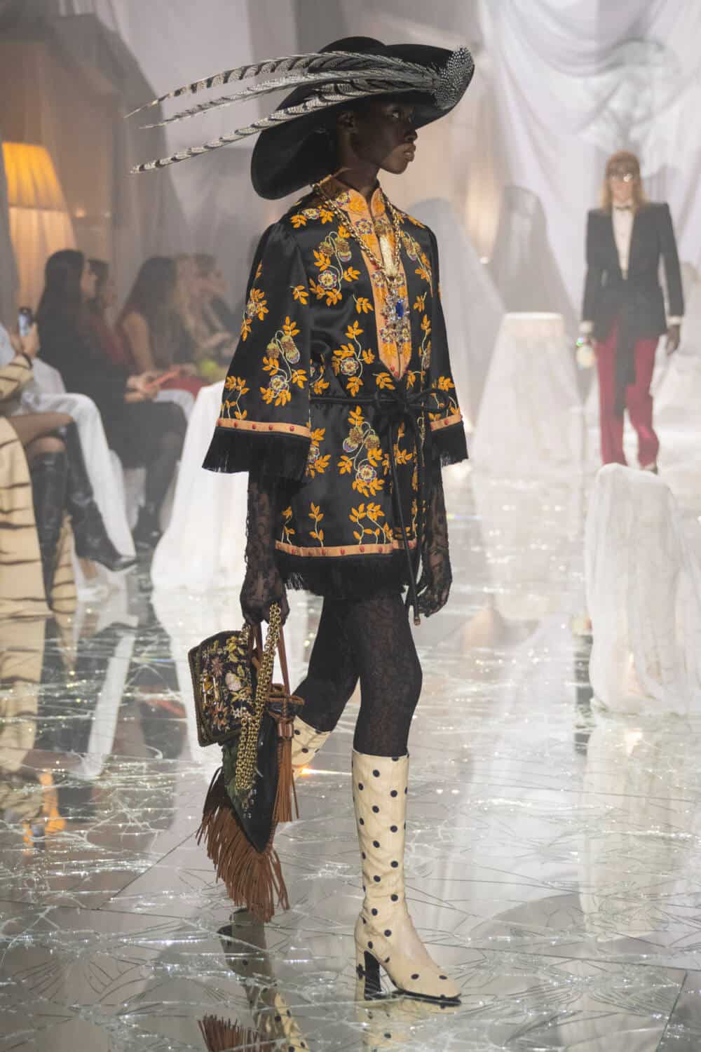 Valentino: Ready-To-Wear SS25 - 10 Magazine